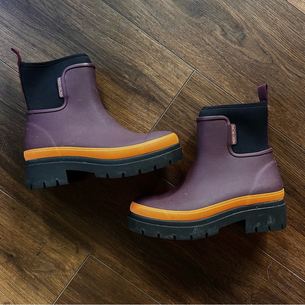 Merry People Tully Ankle Rain Boots in Plum / Neon Orange | size 38